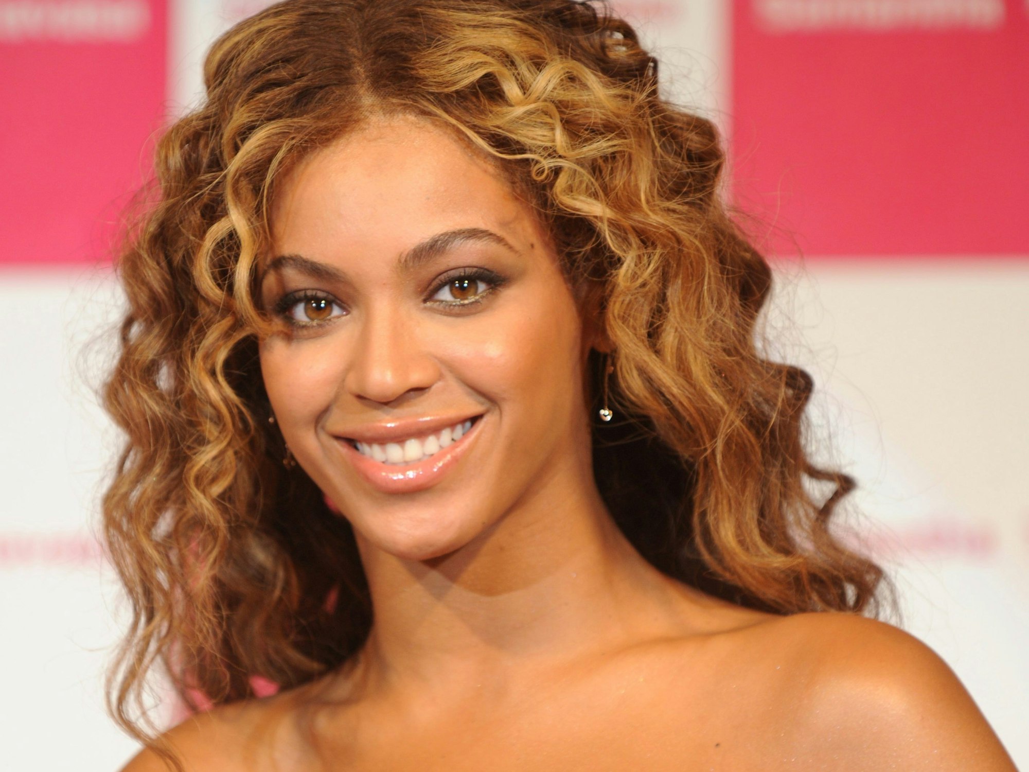 Beyoncé mit einer Lockenpracht am 10. August 2009