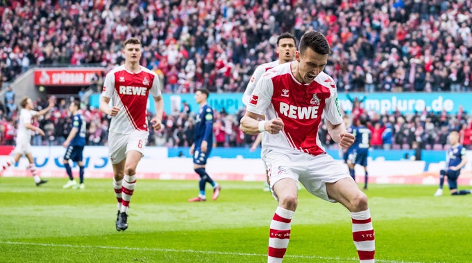 Dejan Ljubicic bejubelt sein Tor gegen den FSV Mainz 05.