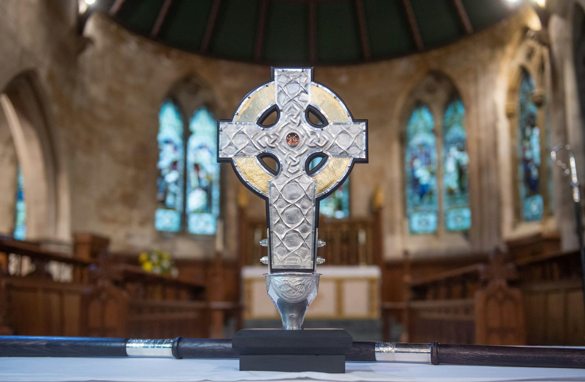 Großbritannien, Llandudno: Das „Cross of Wales“» steht vor einem Segnungsgottesdienst in der Holy Trinity Church.