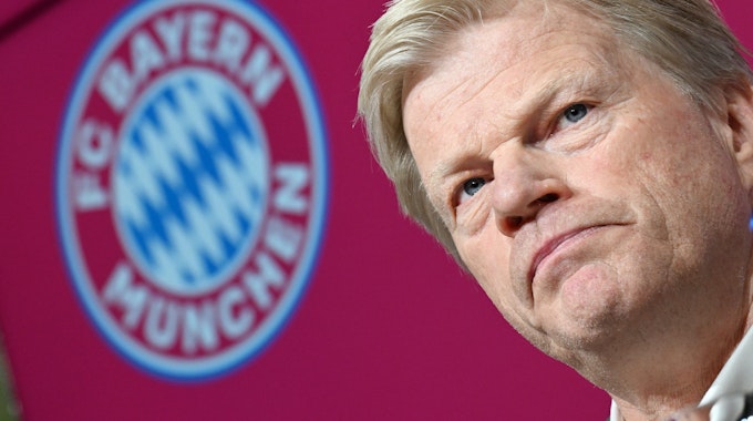 Vorstandschef Oliver Kahn bei der Pressekonferenz nach dem Trainerwechsel beim FC Bayern München.&nbsp;