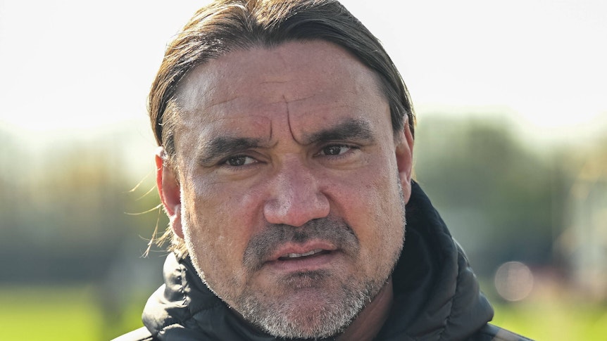 Daniel Farke, Trainer von Borussia Mönchengladbach, hier nach einer Trainingseinheit seines Teams am 19. April 2023 auf dem Trainingsplatz im Borussia-Park.