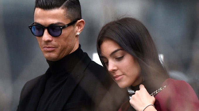 Cristiano Ronaldo und Freundin Georgina Rodriguez am 22. Januar 2019 nach einem Gerichtstermin in Madrid.