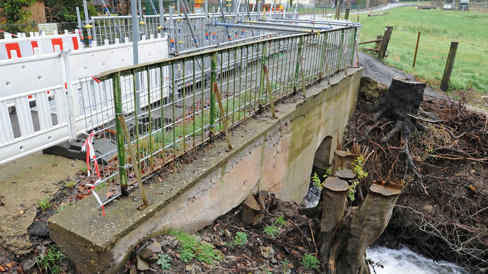 Die vom Hochwasser zerstörte Brücke in Dürscheid
Foto: Britta Berg