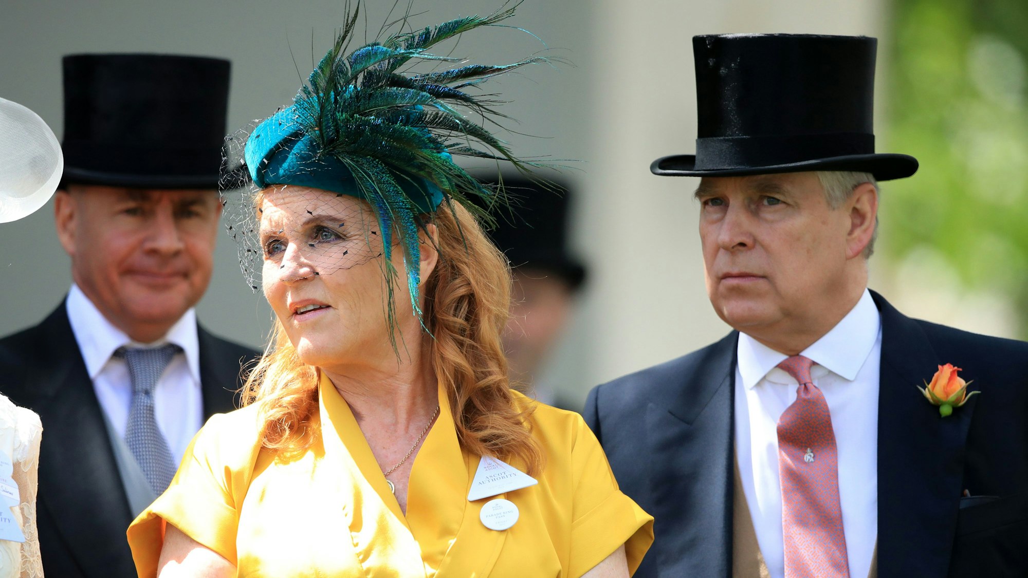 Die britische Herzogin Sarah von York und Prinz Andrew beim Pferderennen Royal Ascot auf der Ascot Rennstrecke.