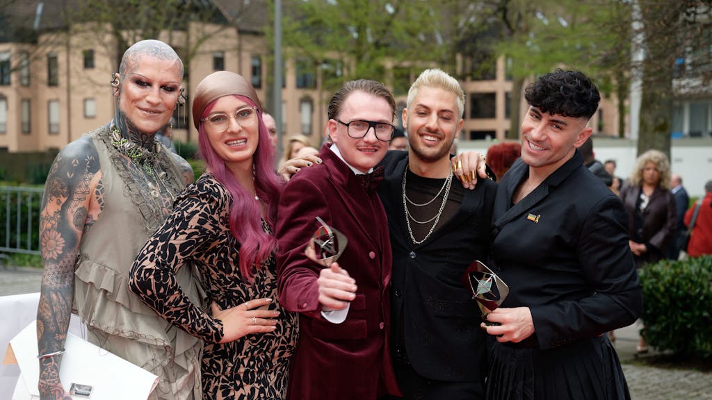 Das Ensemble von „Queer Eye Germany“ kommt zur 59. Grimme-Preisverleihung. Sie erhalten den Preis in der Kategorie „Unterhaltung“. Trotz des Erfolgs wird es keine Fortsetzung der Netflix-Show geben. Foto vom 21.04.2023.