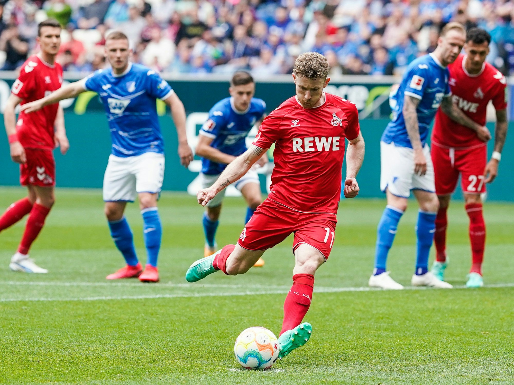 Florian Kainz trifft per Elfmeter zur 1:0-Führung des 1. FC Köln bei der TSG Hoffenheim.