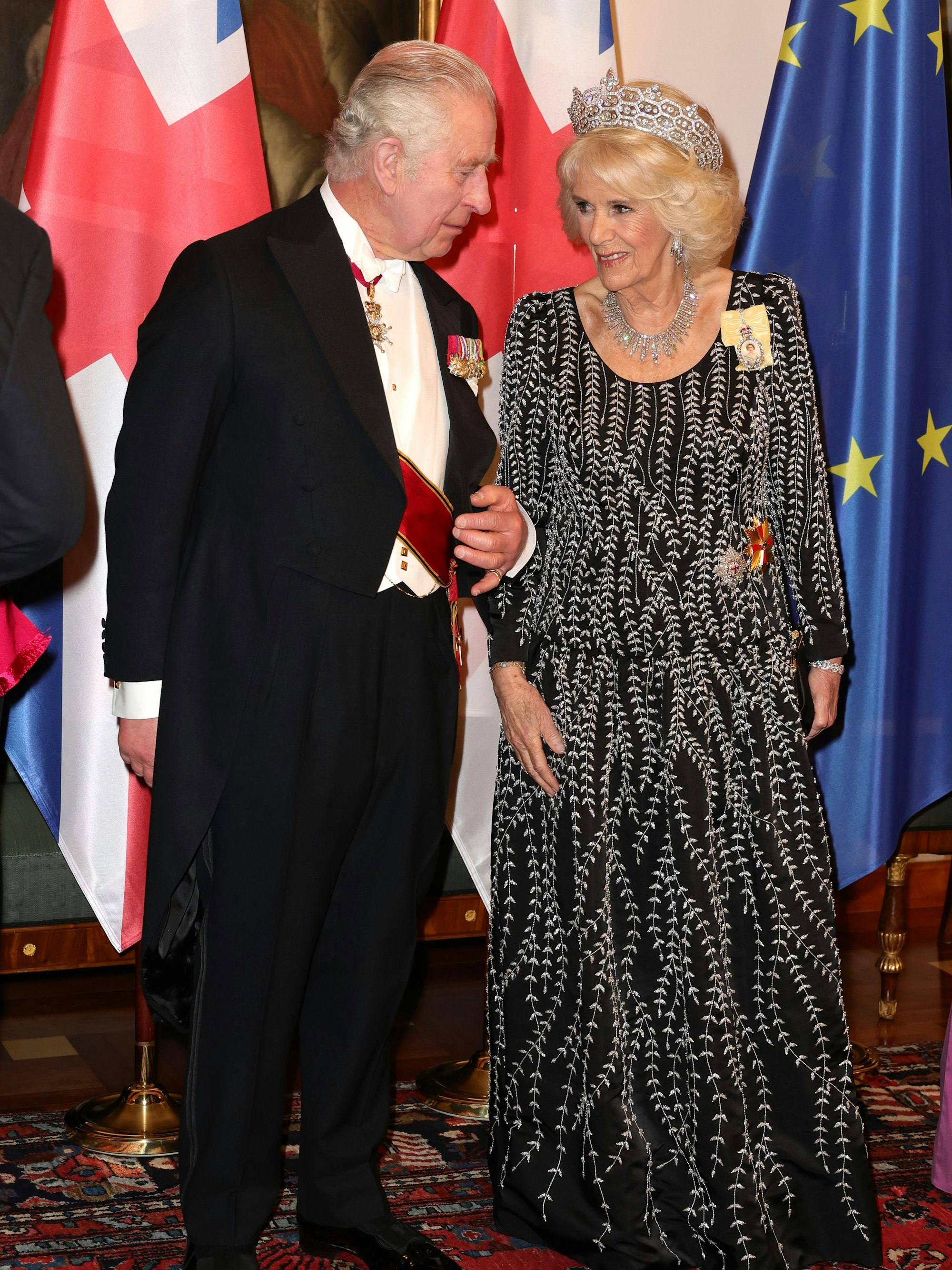 König Charles III. und Königin Camilla beim feierlichen Abendessen im Schloss Bellevue des deutschen Bundespräsidenten.
