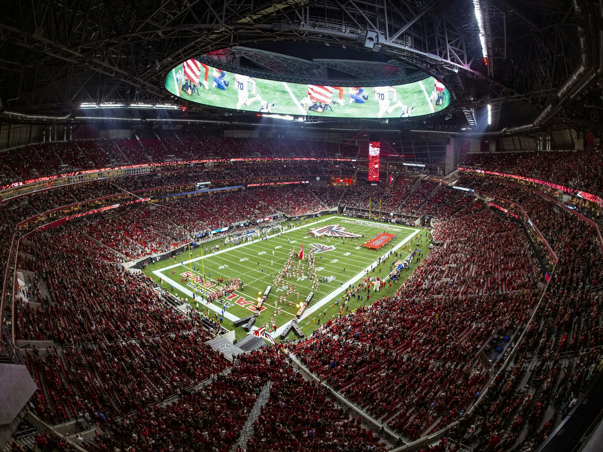 Innenansicht des Mercedes-Benz Stadium in Atlanta am 15. September 2019 beim Spiel Atlanta Hawks gegen die Philadelphia Eagles