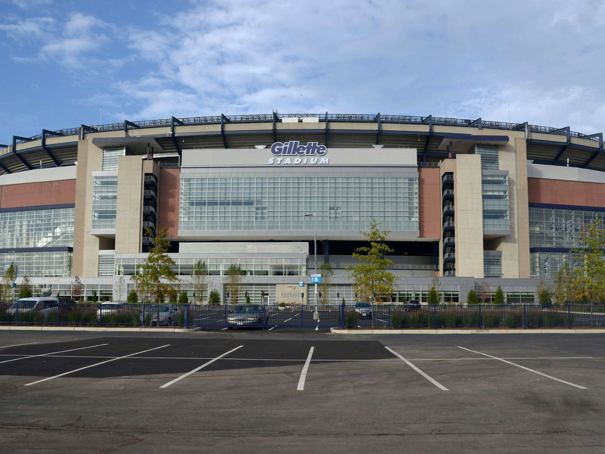 Außenansicht des Gillette Stadiums in Foxborough vor der NFL Partie New England Patriots gegen die Oakland Raiders am 21. September 2014