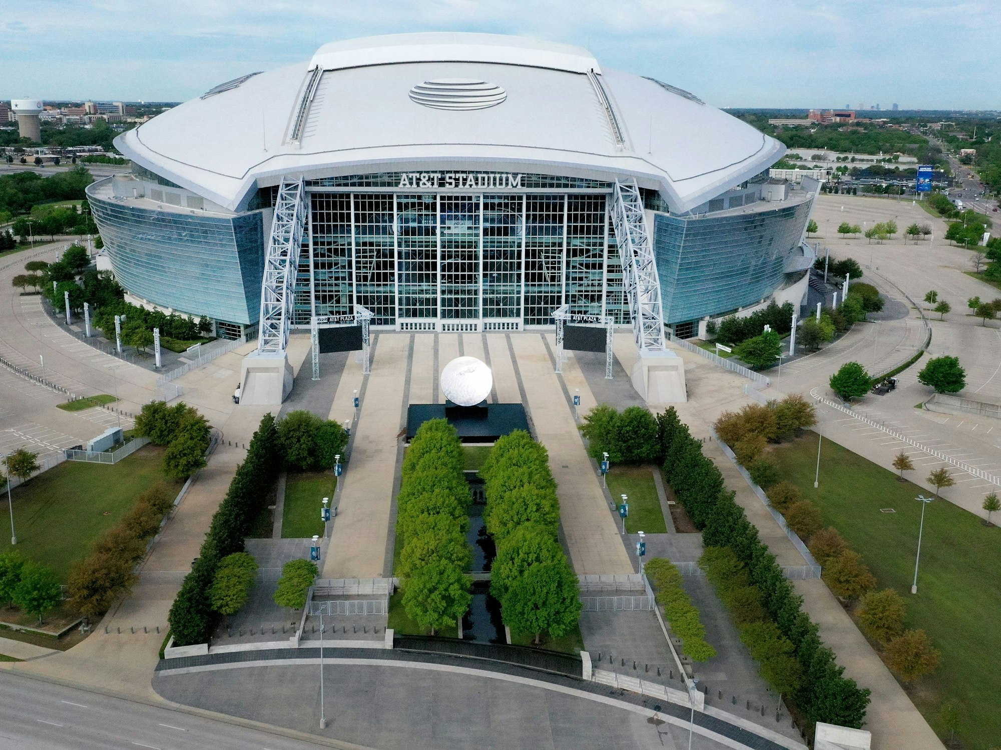 Luftaufnahme des AT&T Stadium in Arlington, Texas am 01. April 2020