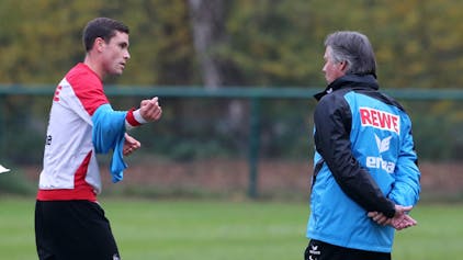 Jonas Hector (l.) trainierte bei der U21 des FC auch kurz unter Trainer Stephan Engels.