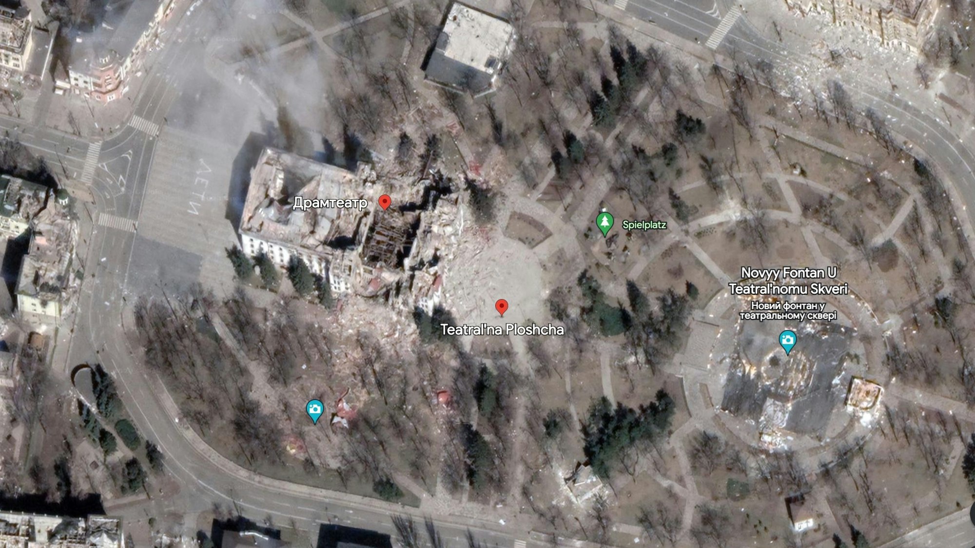 Ein Screenshot von Google Earth zeigt das zerstörte Theater in Mariupol.