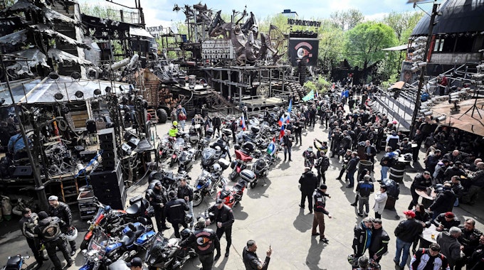 Hunderte „Nachtwölfe“, Putin-loyale Biker, starten am 29. April von Moskau aus und machen sich auf den Weg nach Deutschland.