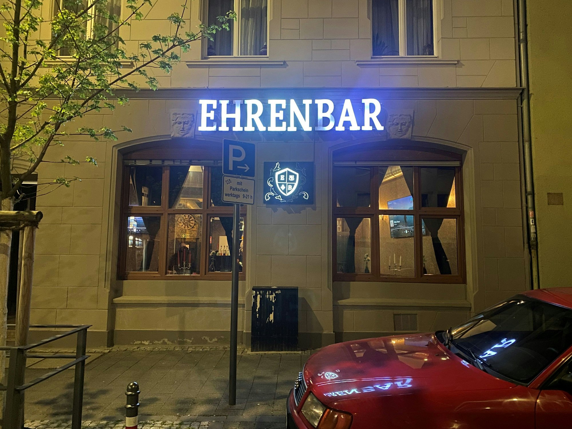 Die Bar „Ehrenbar“ auf der Vogelsanger Straße Ecke Sömmeringstraße.