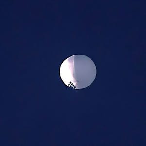 Dieser chinesische Spionageballon wurde im Februar über dem Norden der USA gesichtet und später abgeschossen. Nun ist ein neuer Ballon aufgetaucht, China soll diesmal aber nicht unter Verdacht stehen.