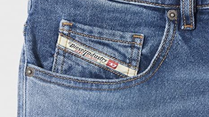 Zu sehen ist das Logo der beliebten Jeans Marke Diesel Industriy.