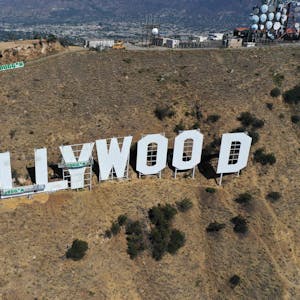 Hollywoods Fernseh- und Filmautoren werden streiken, wie ihre Gewerkschaft am 1. Mai 2023 mitteilte, nachdem die Gespräche mit den Studios und Sendern über Gehälter und andere Bedingungen ohne Einigung beendet wurden. (Symbolbild)