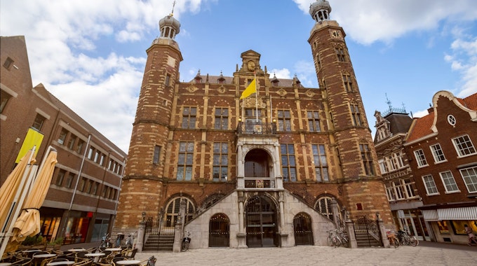 Das historische Rathaus in Venlo gehört zu den Top-Sehenswürdigkeiten der Stadt.
