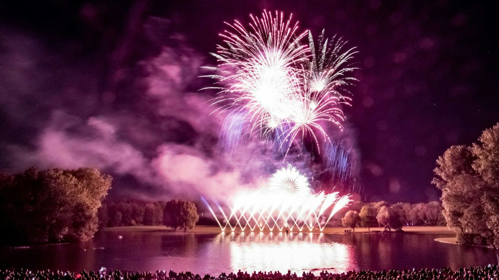 Rhein in Flammen 2018: Dieses Jahr kann das Feuerwerkspektakel wieder so ausgiebig wie gewohnt gefeiert werden.