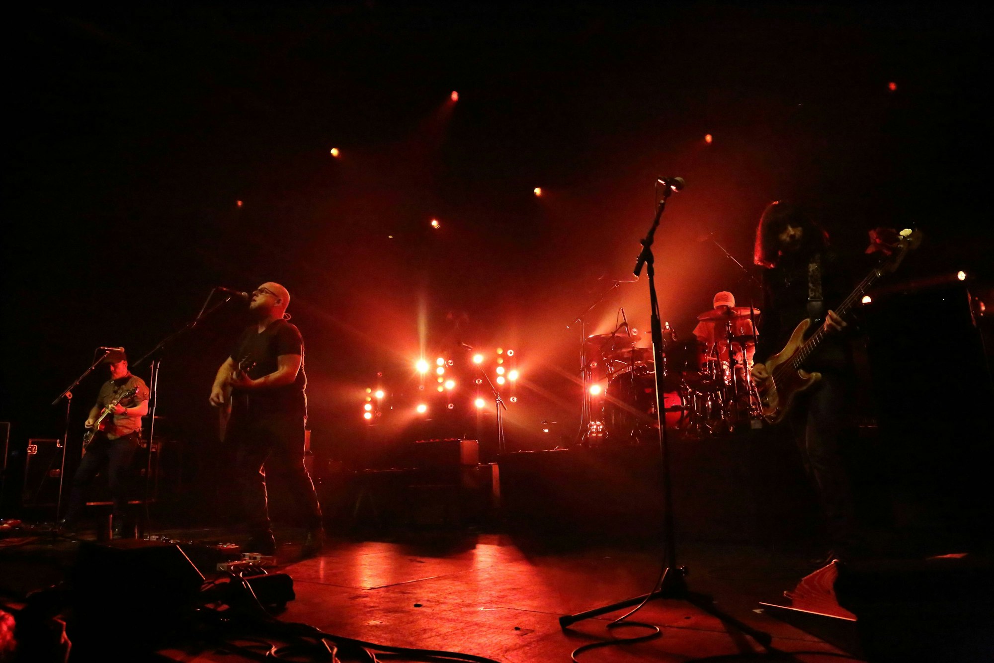 Die Band The Pixies auf einem Konzert in Berlin.