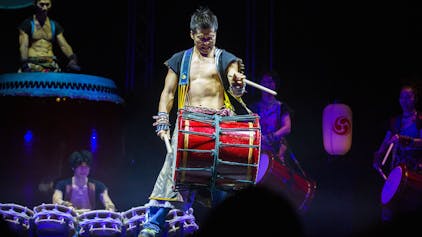 "Yamato - The Drummers of Japan" bei einer Show im Berliner Admiralspalast.