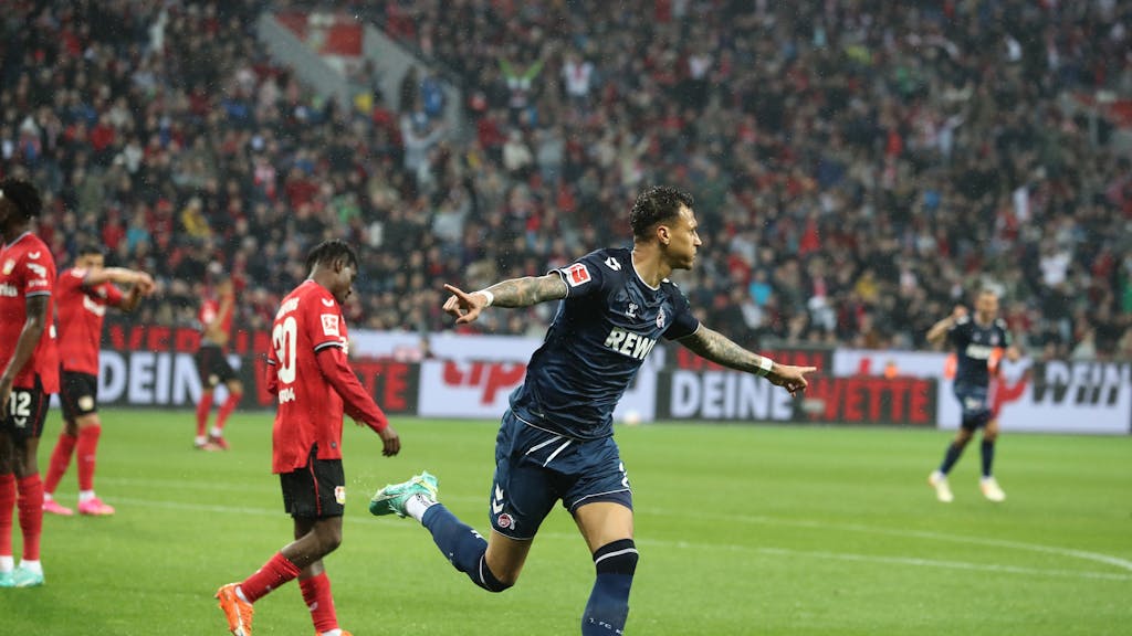 Davie Selke bejubelt am Freitag (5. Mai 2023) sein 1:0 gegen Bayer Leverkusen.







