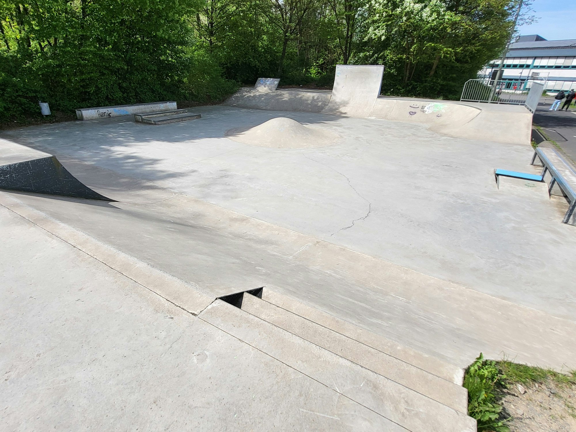 Blick auf den Street-Bereich im Skatepark in Lohmar.