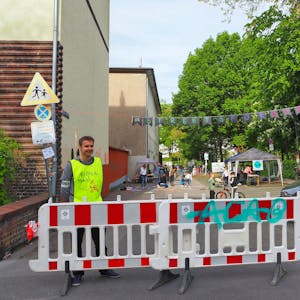 Schulstraßenaktion an der Rosenzweigwegschule, abgesperrte Sackgasse