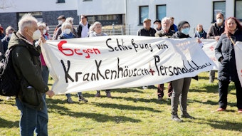 Demonstration für den Erhalt des Krankenhauses Holweide