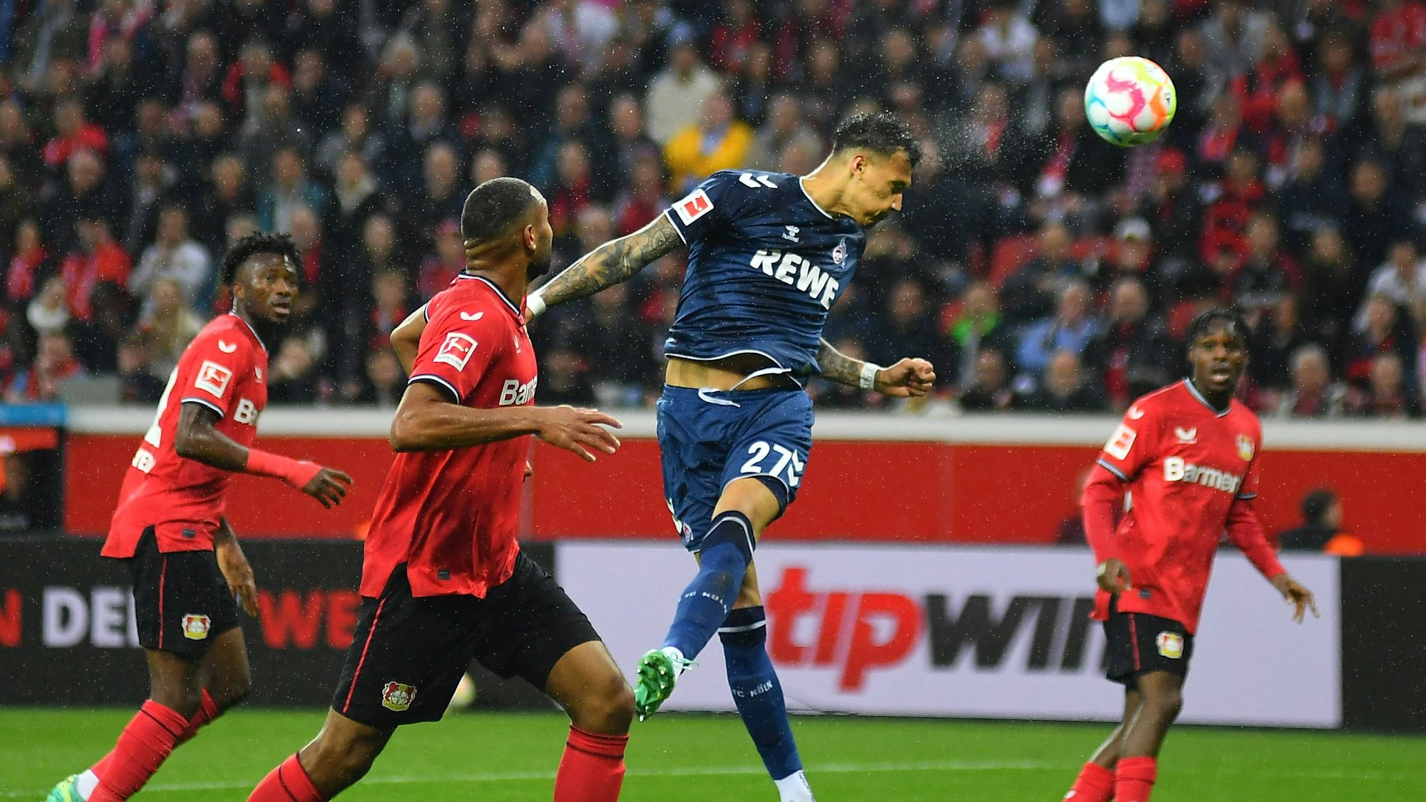 Davie Selke bei seinem 1:0 gegen Bayer 04 Leverkusen.