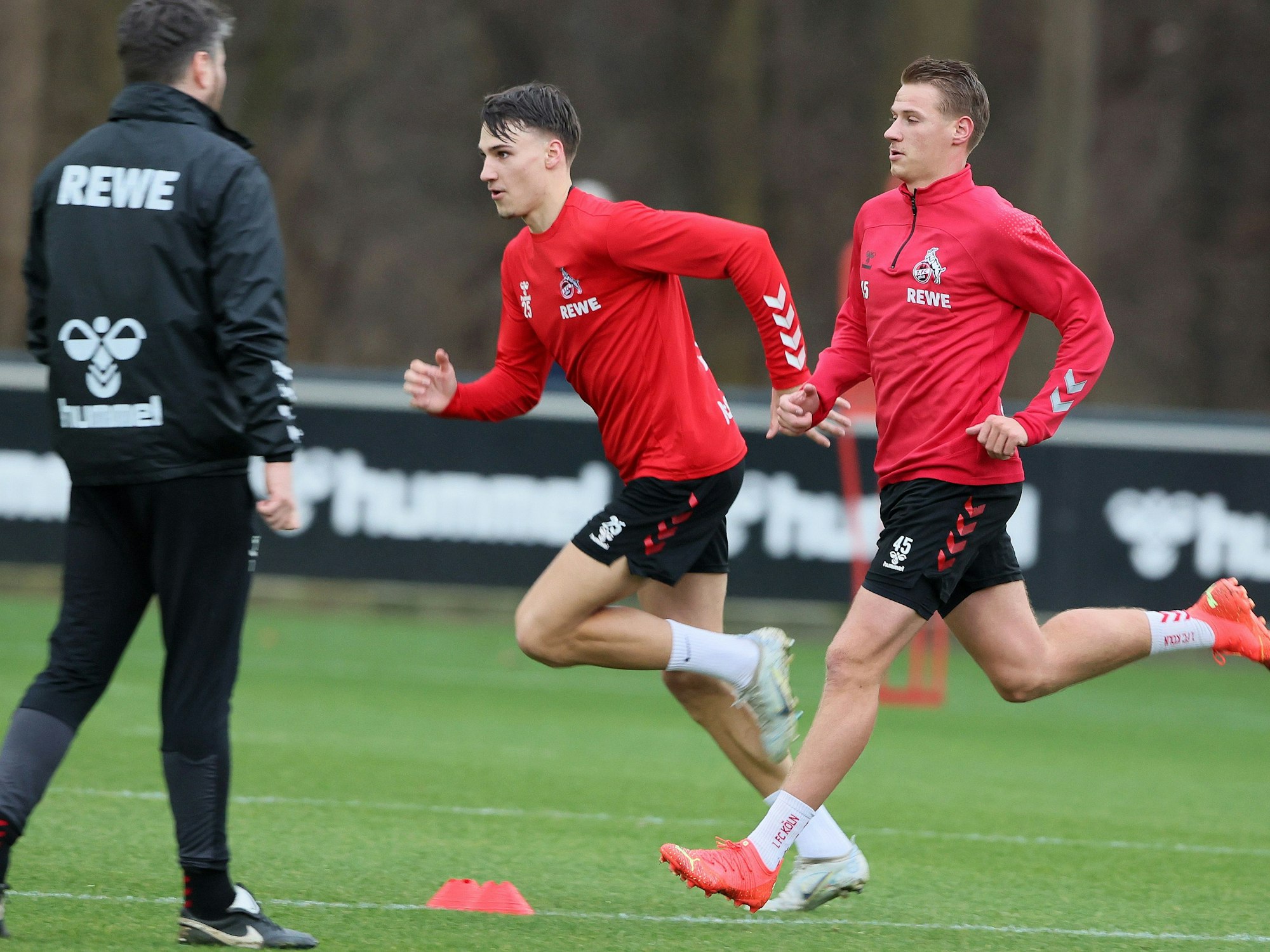 Tim Lemperle und Joshua Schwirten im Training des 1. FC Köln.