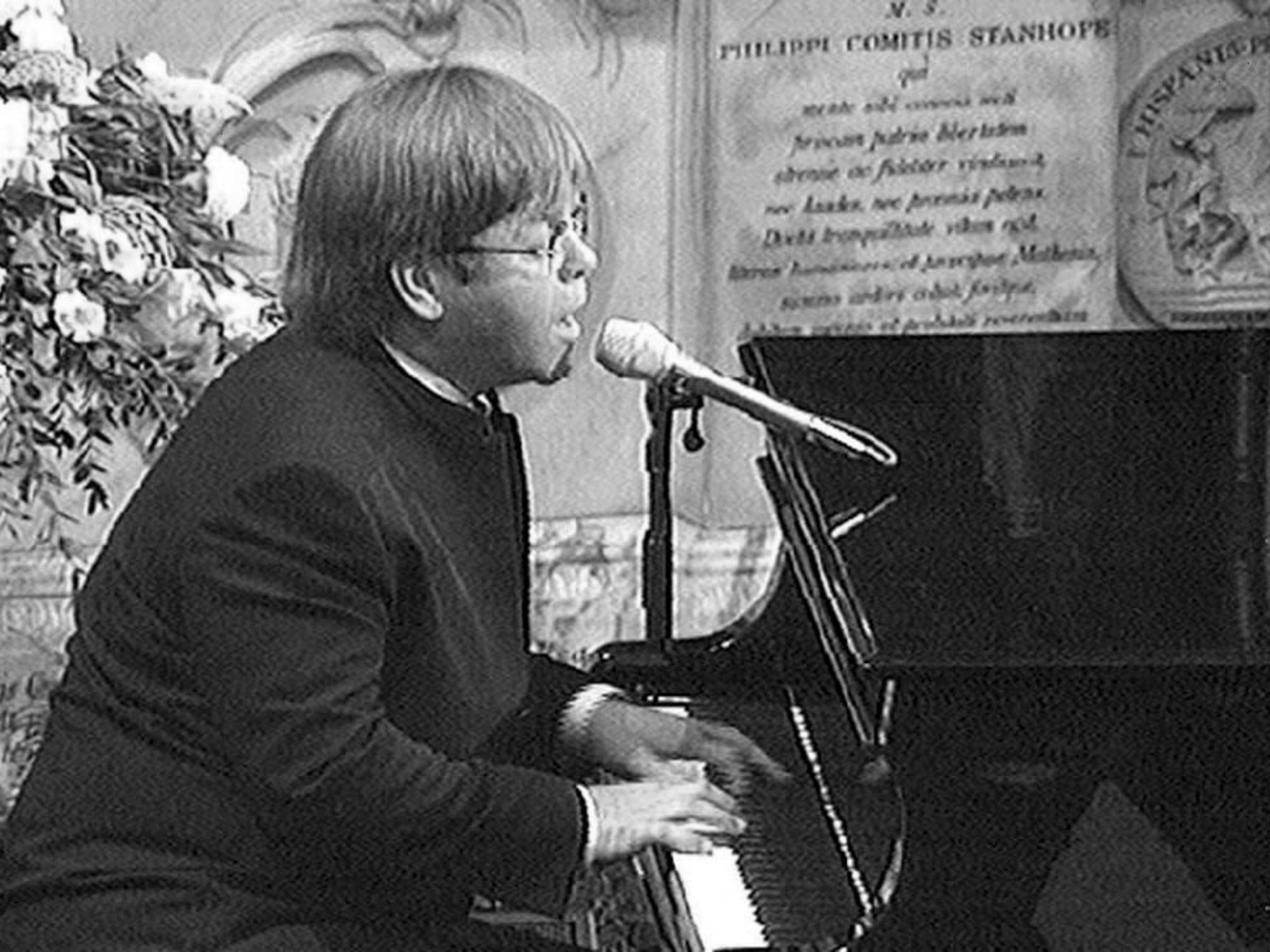 Elton John bei der Beerdigung von Prinzessin Diana