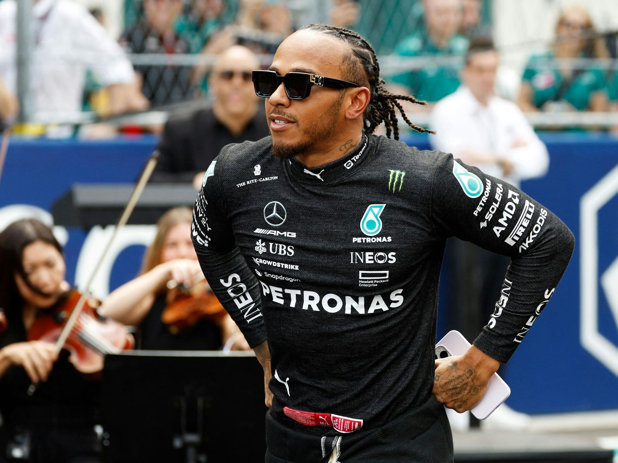 Mercedes-Pilot Lewis Hamilton auf der Rennstrecke kurz vor dem Großen Preis von Miami