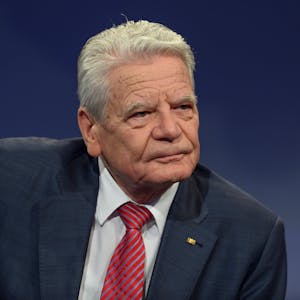 Altbundespräsident Joachim Gauck hat sich kritisch über Altkanzler Gerhard Schröder geäußert. (Archivbild)