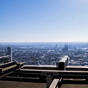 Blick vom Fernsehturm Colonius auf Köln