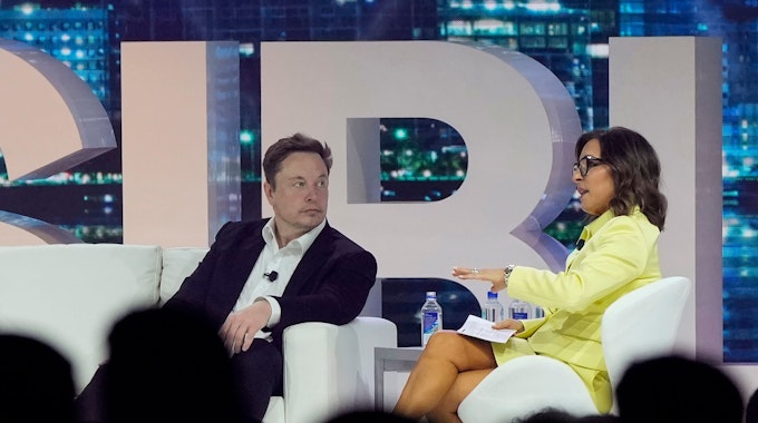 Elon Musk tritt als Head of Twitter zurück und übergibt den Chef-Posten an Linda Yaccarino. Hier sind sie gemeinsam bei einer Marketingkonferenz in Miami Mitte April.