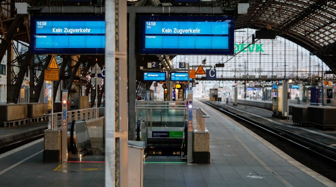 Leere Gleise im Kölner Hauptbahnhof