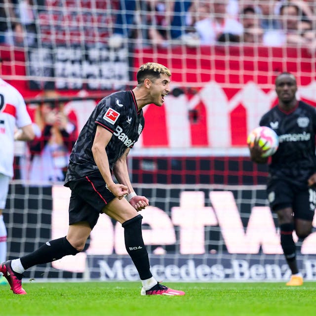 Leverkusens Exequiel Palacios jubelt nach seinem Tor zum 1:1.