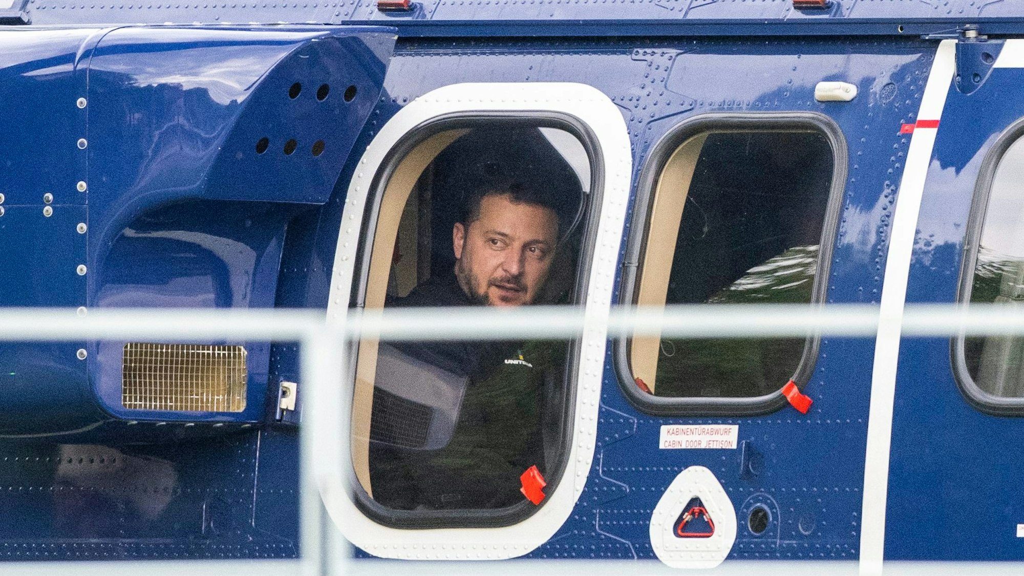 Wolodymyr Selenskyj fliegt vom Kanzleramt in einem Hubschrauber der Bundespolizei ab.