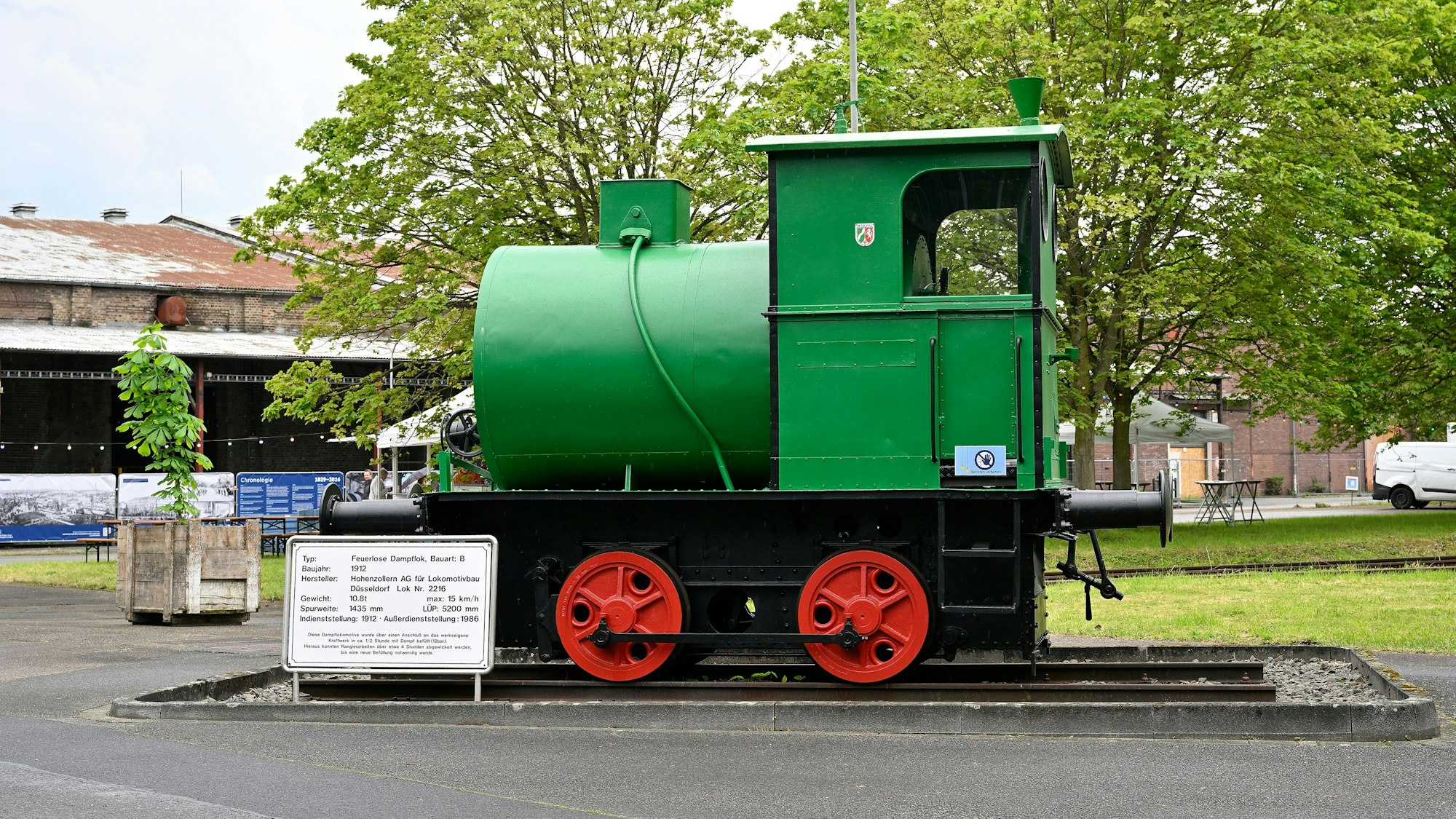 Eine Lokomotive auf dem Zanders-Gelände.