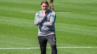 Borussia Mönchengladbach hat am Samstag (13. Mai 2023) das Bundesliga-Spiel bei Borussia Dortmund 2:5 verloren. Trainer Daniel Farke steht mehr denn je in der Kritik. Das Foto zeigt ihn bei einer Einheit am 3. Mai.