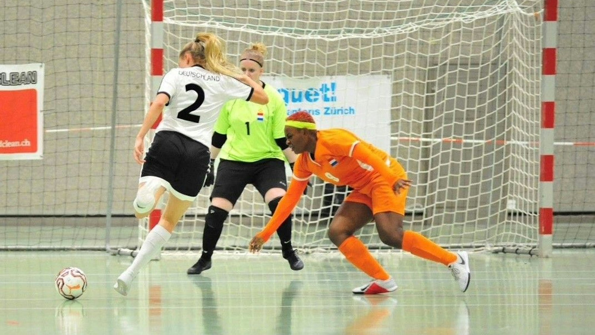 Claire Alfes in Aktion beim Spiel gegen die Niederlande.