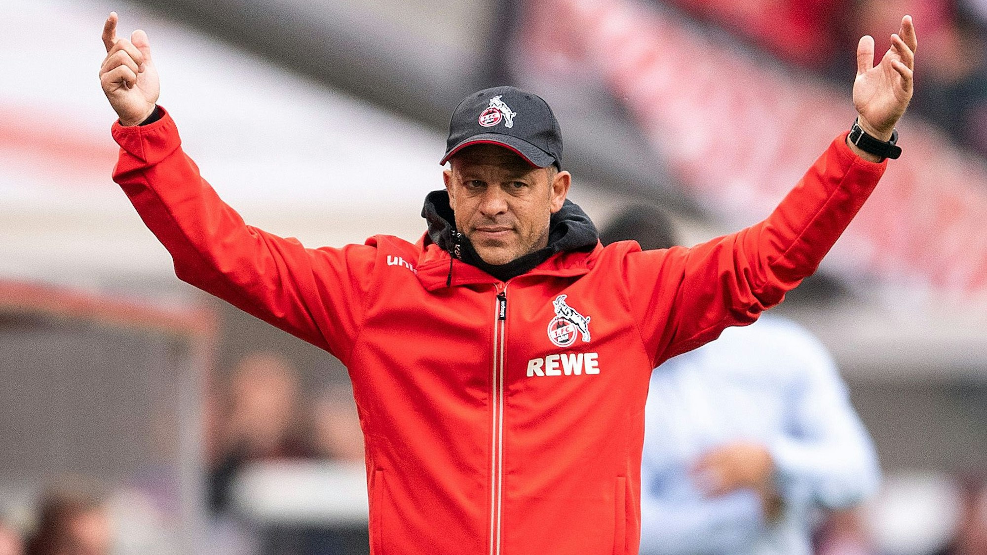 Kölns Trainer Markus Anfang reagiert an der Seitenlinie