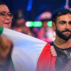 Marco Mengoni aus Italien reagiert während der Abstimmung beim Finale des 67. Eurovision Song Contest (ESC) in der M&amp;S Bank Arena.