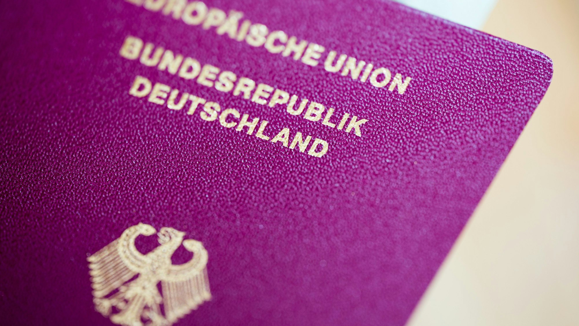 Ein deutscher Reisepass.