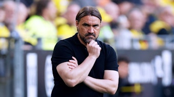 Trainer Daniel Farke von Borussia Mönchengladbach, hier während der 2:5-Niederlage bei Borussia Dortmund am 13. Mai 2023, hat den Rückhalt vieler Fans verloren.