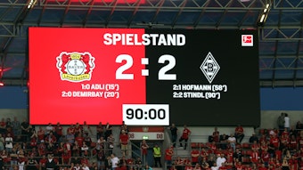Die Anzeigetafel in der BayArena zeigt das Endergebnis zwischen Bayer 04 Leverkusen und Borussia Mönchengladbach am Sonntag (21. Mai 2023) am 33. Bundesliga-Spieltag.