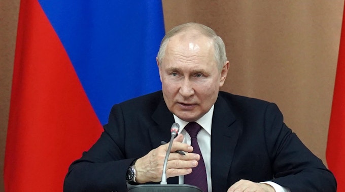 Der russische Präsident Wladimir Putin am 19. Mai während einer Sitzung.