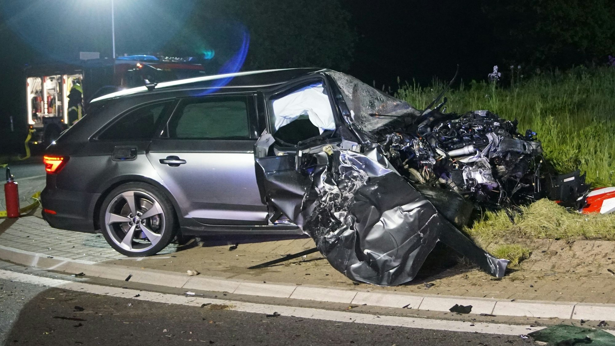 Der Audi des Mechernichers wurde bei dem Frontalzusammenstoß im Kreisverkehr zerstört.