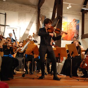 In der Langendorfer Remise gaben die jungen Musiker der Deutschen Streicherphilharmonie und der 18-jährige Geiger Jeremias Pestalozzi ihre Visitenkarte ab.&nbsp;&nbsp;
